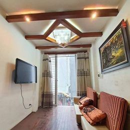 NHÀ CẦU GIẤY 5 TẦNG, GẦN MẶT PHỐ, HIỆU SUẤT KINH DOANH, 42m2, MT: 4m.