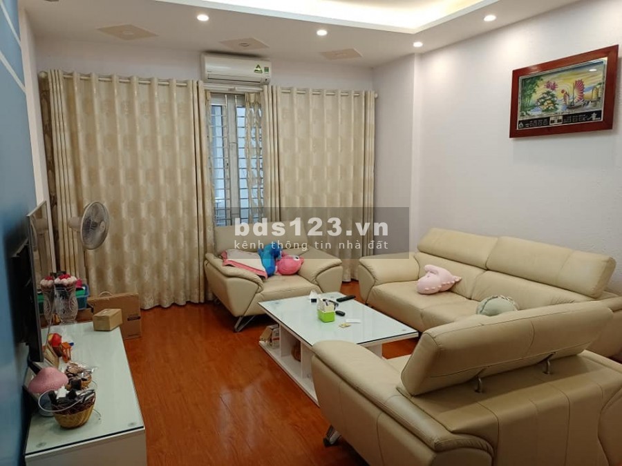 Bán nhà Văn Chương 30m 6 Tầng MT 5m ngõ thông gần oto lãi ròng…