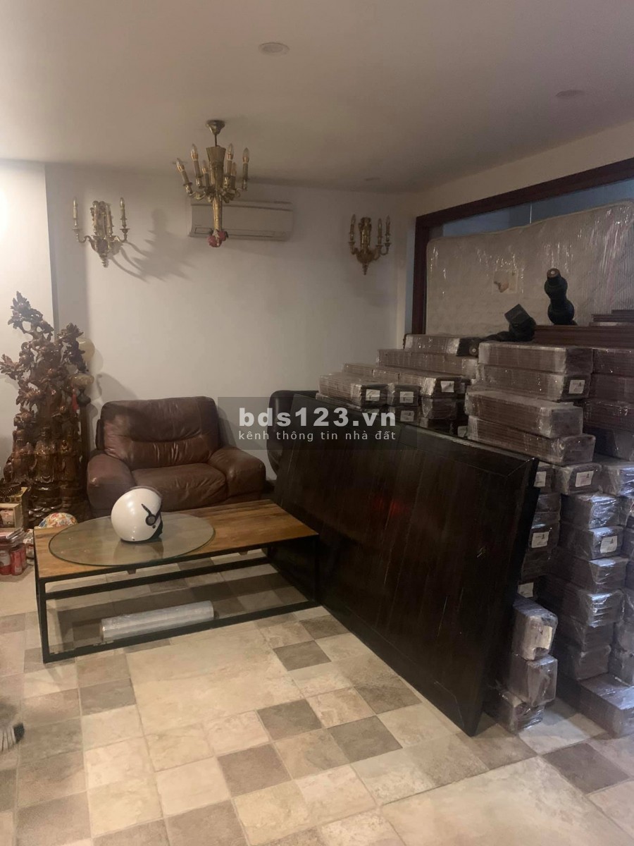 Phạm Ngọc Thạch ,15M ra phố , mặt tiền 7m , 40mX6t , giá cực hợp lý lh : 0868844278