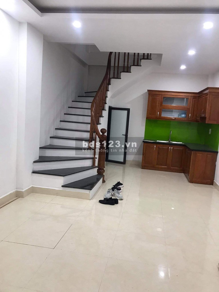 Bán nhà Cầu Diễn, phân lô, Ô tô qua, gần hồ, DT 33m2x4T, giá 3.3 tỷ. LH0968987854