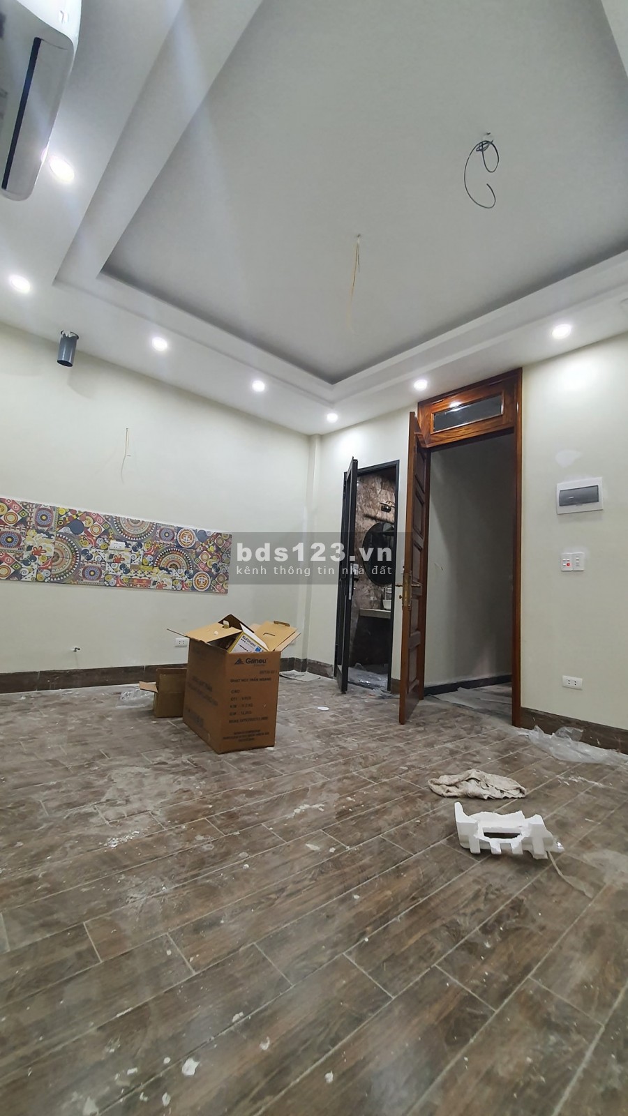 Nhà mới, hiện đại, mặt phố Giáp Bát KD 75m2, 8 tầng thang máy, 15.6 tỷ