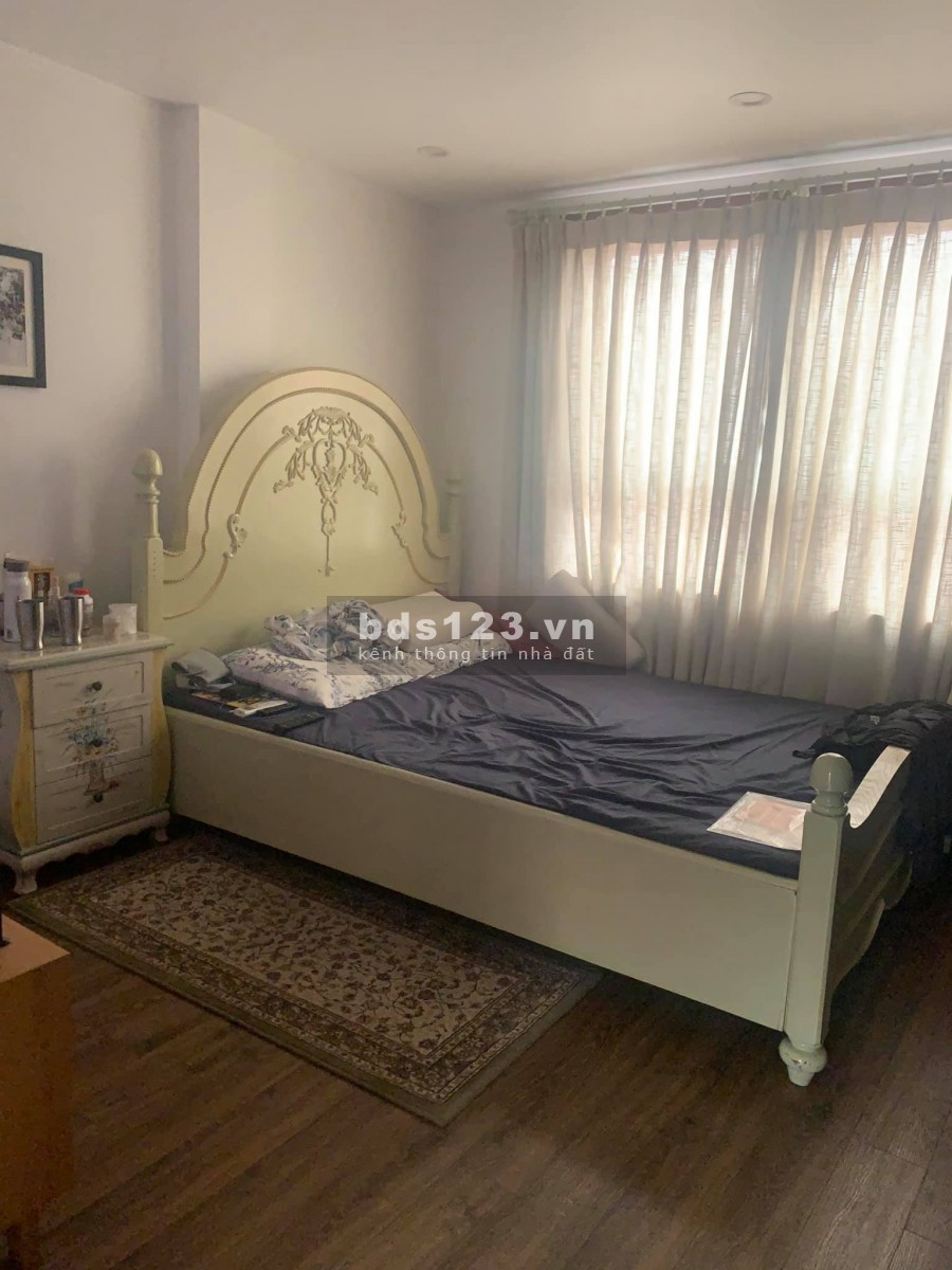 Phạm Ngọc Thạch ,15M ra phố , mặt tiền 7m , 40mX6t , giá cực hợp lý lh : 0868844278