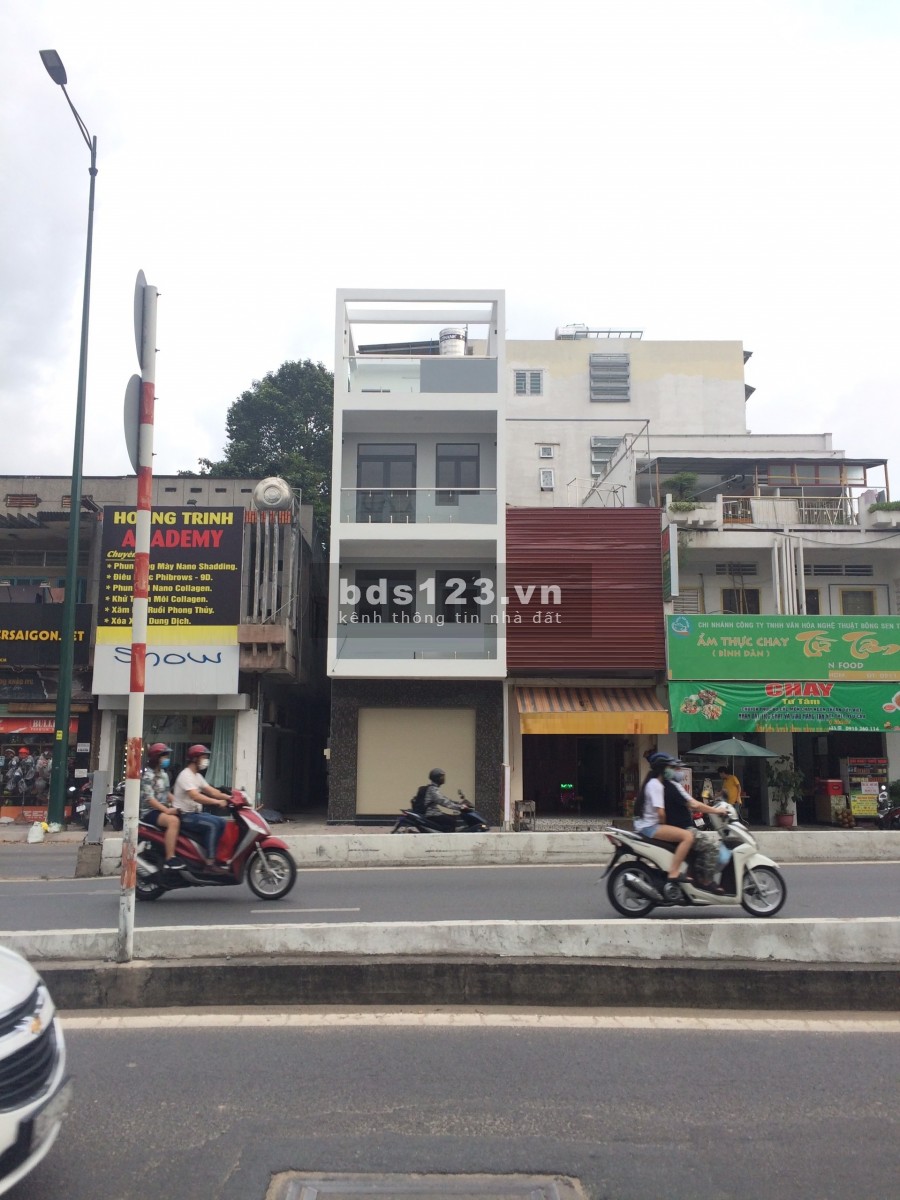 Nhà Mặt Tiền, Đường Phan Đình Phùng 2 lầu đông đúc