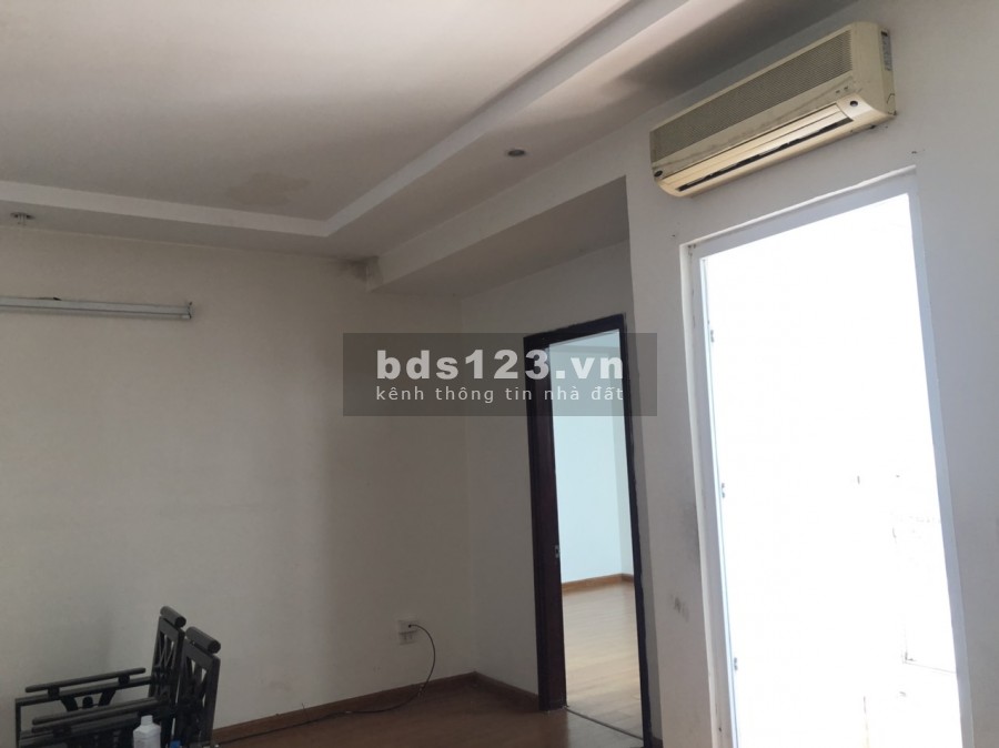 Cho thuê chung cư Chợ Mơ Bạch Mai 3 ngủ cơ bản 11 triệu. Lh 0377983070