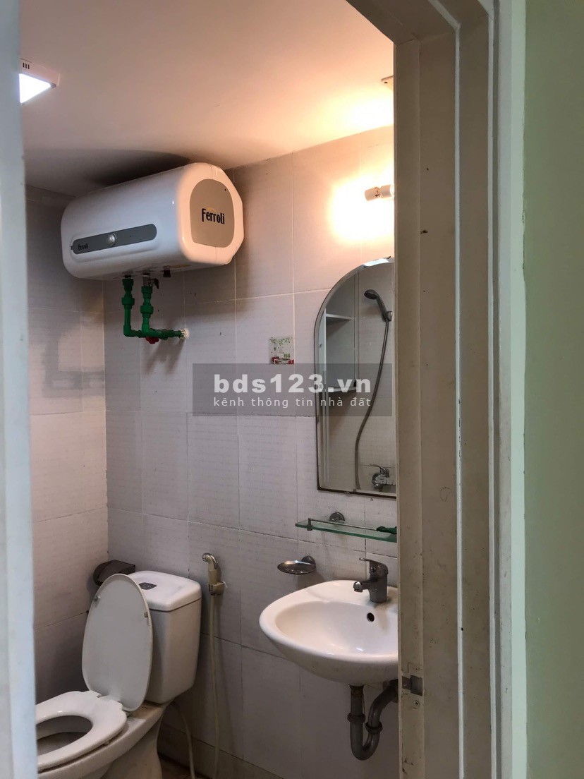 Cần bán gấp căn 94m 2pn cc toà nhà sông đà ( đối diện hv bưu chính) có đồ , giá 1ty85.lh:0962027838