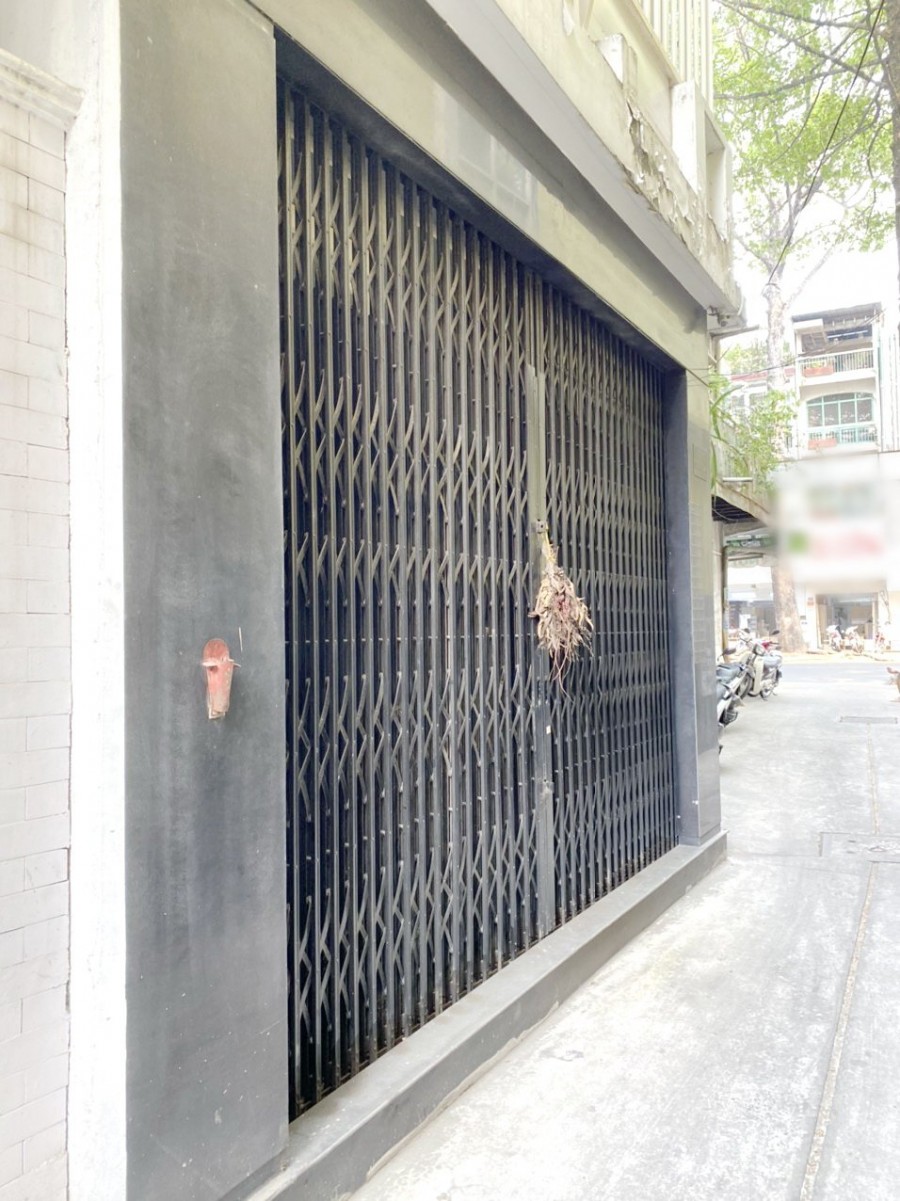 Nhà bán 5*9.8m/nở hậu hẻm ôtô Ngô Gia Tự Phường 4 Quận 10