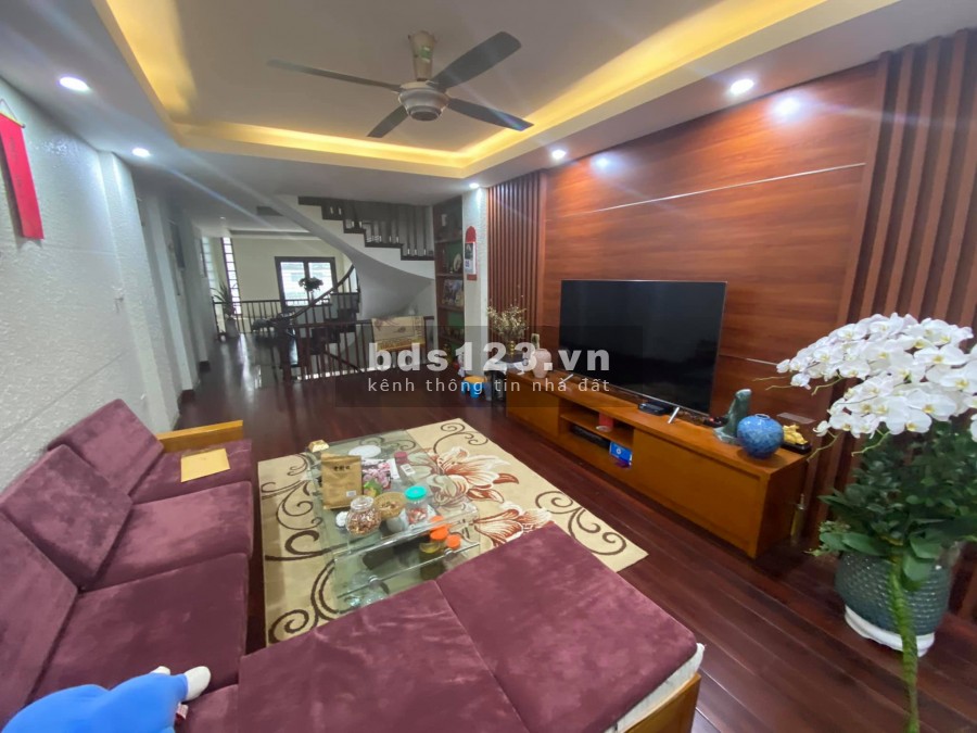 Nhà Phân Lô 2 Mặt Ngõ Mới Gara Ô tô Nội Thất Gỗ dt 65m2. Mt 4m, giá 8.5 tỷ