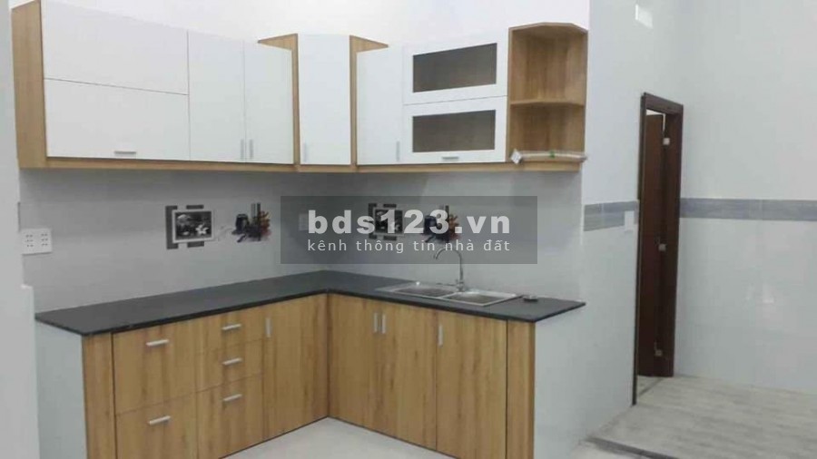 Bán nhà 4x16m, 2 PN, MT hẻm chợ Kinh doanh Buôn Bán đa ngành.