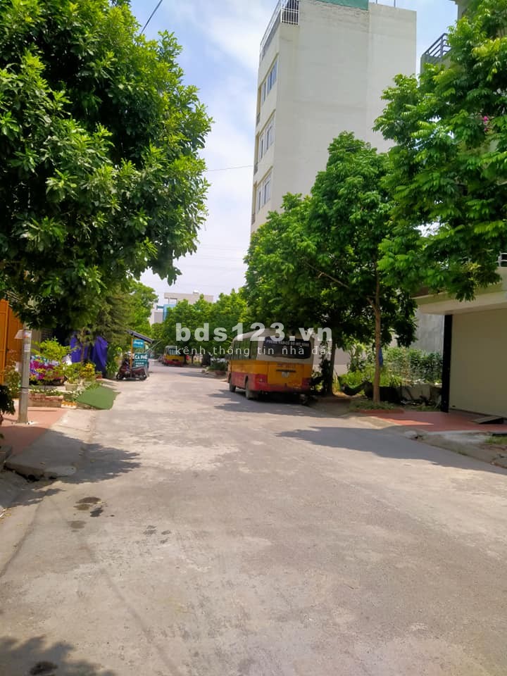 Bán Nhà Phố Lê Trọng Tấn 50 m2 4Tầng phân lô Ô Tô vào nhà 5.6 tỷ.