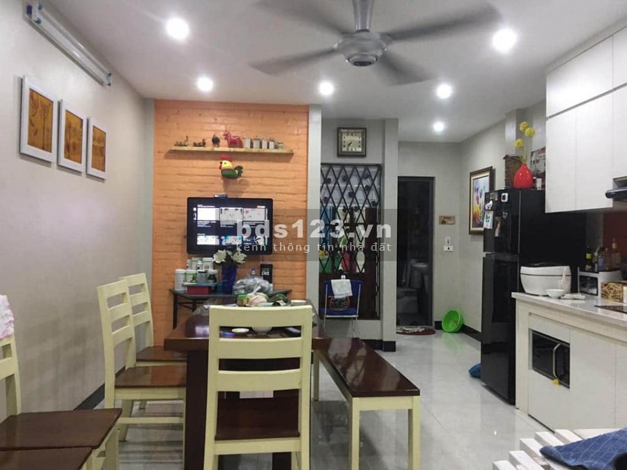 Bán Nhà Phố Lê Trọng Tấn 50 m2 4Tầng phân lô Ô Tô vào nhà 5.6 tỷ.