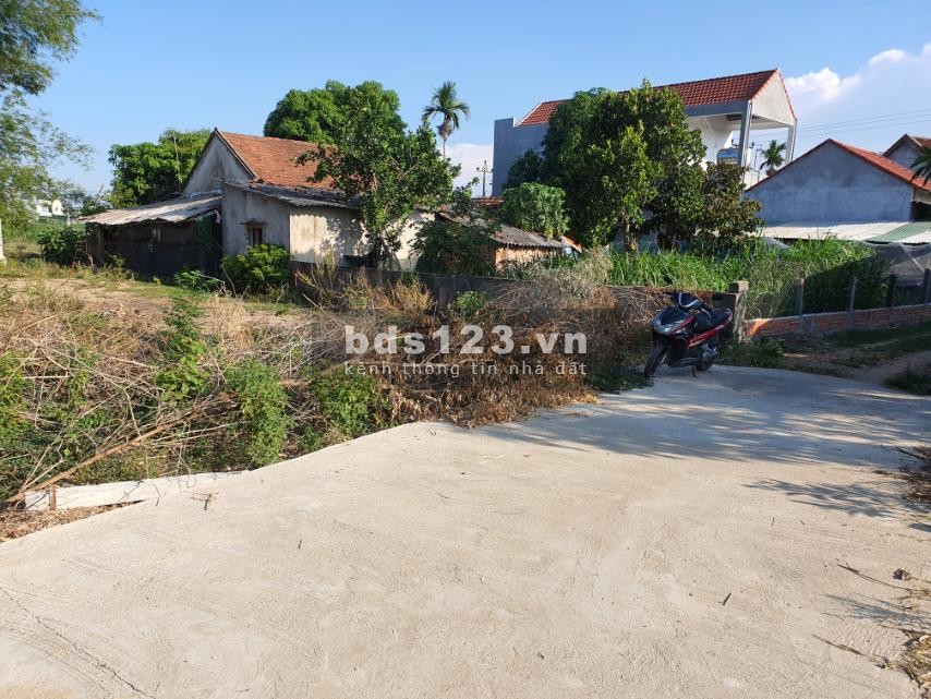 Đất Tịnh Ấn Tây, hộ khẩu thành phố, sạch đẹp 153m2, giá 5xxtr. Gần trung tâm, đường ô tô