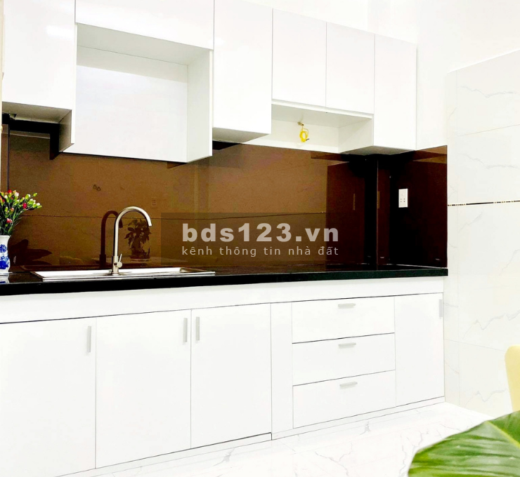 Bán nhà 3 tầng 4PN HXH Lê Đức Thọ, P.16, GV 39m2 ở ngay 4.2 tỷ TL
