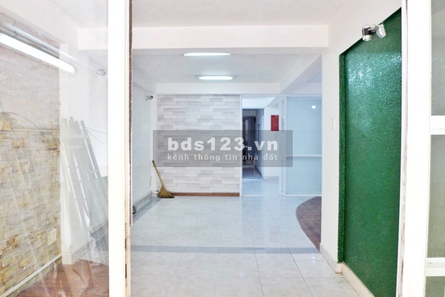 Mặt bằng mặt tiền hẻm lớn Quận 10 giá 16 triệu dt 90m2