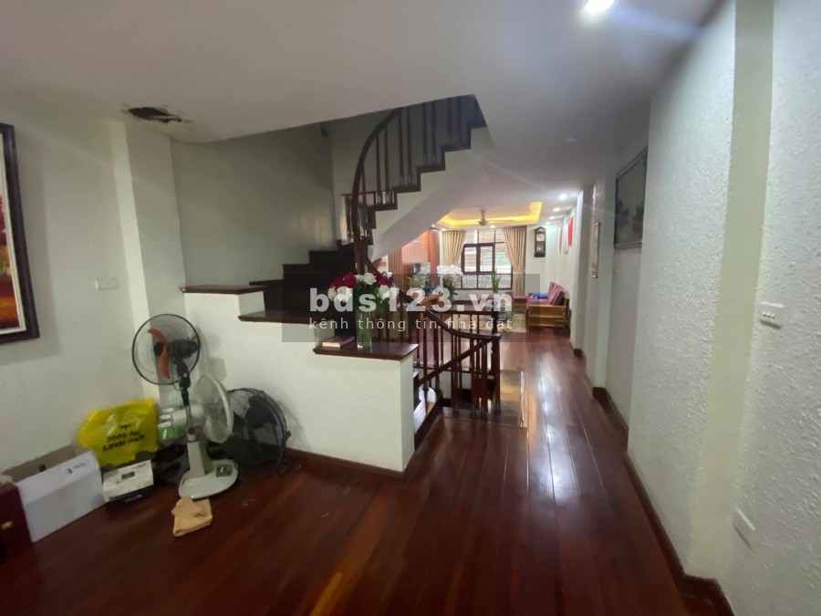 Nhà Phân Lô 2 Mặt Ngõ Mới Gara Ô tô Nội Thất Gỗ dt 65m2. Mt 4m, giá 8.5 tỷ