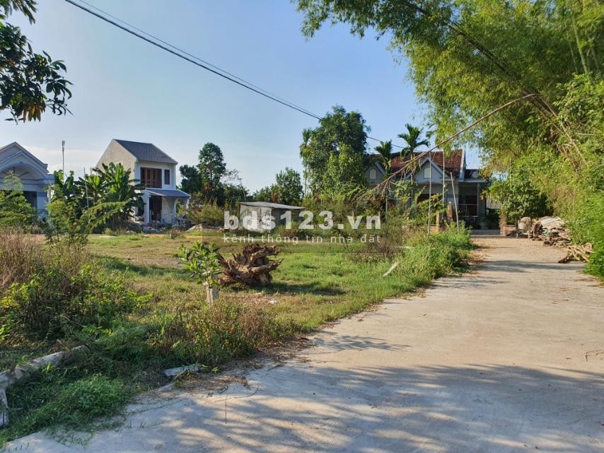 Đất Tịnh Ấn Tây, hộ khẩu thành phố, sạch đẹp 153m2, giá 5xxtr. Gần trung tâm, đường ô tô