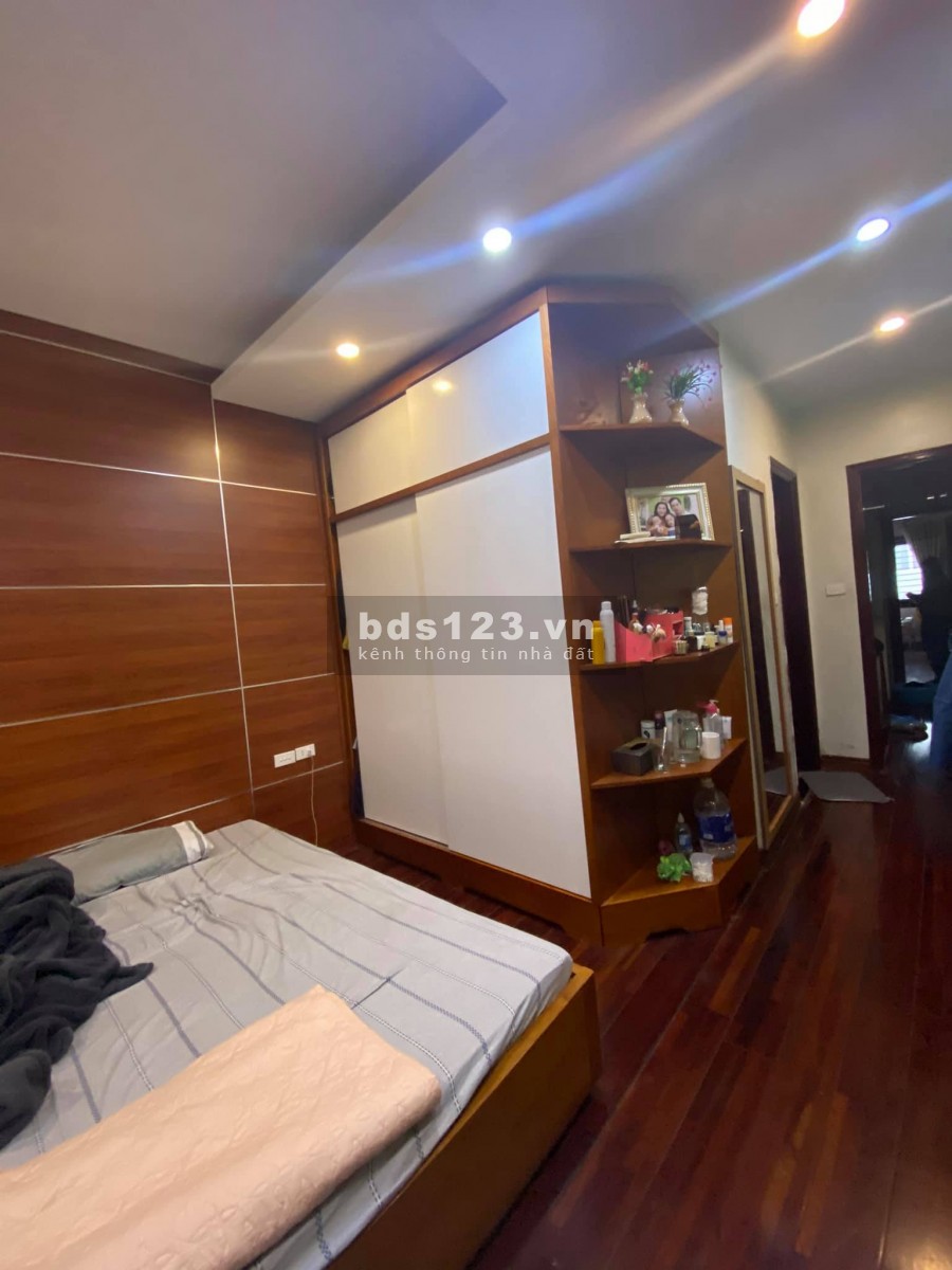 Nhà Phân Lô 2 Mặt Ngõ Mới Gara Ô tô Nội Thất Gỗ dt 65m2. Mt 4m, giá 8.5 tỷ