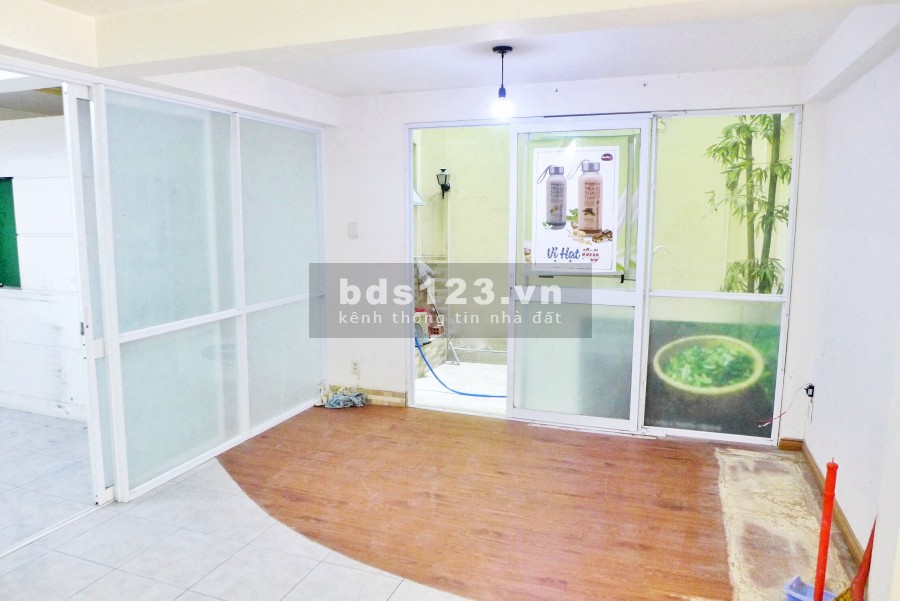 Mặt bằng mặt tiền hẻm lớn Quận 10 giá 16 triệu dt 90m2