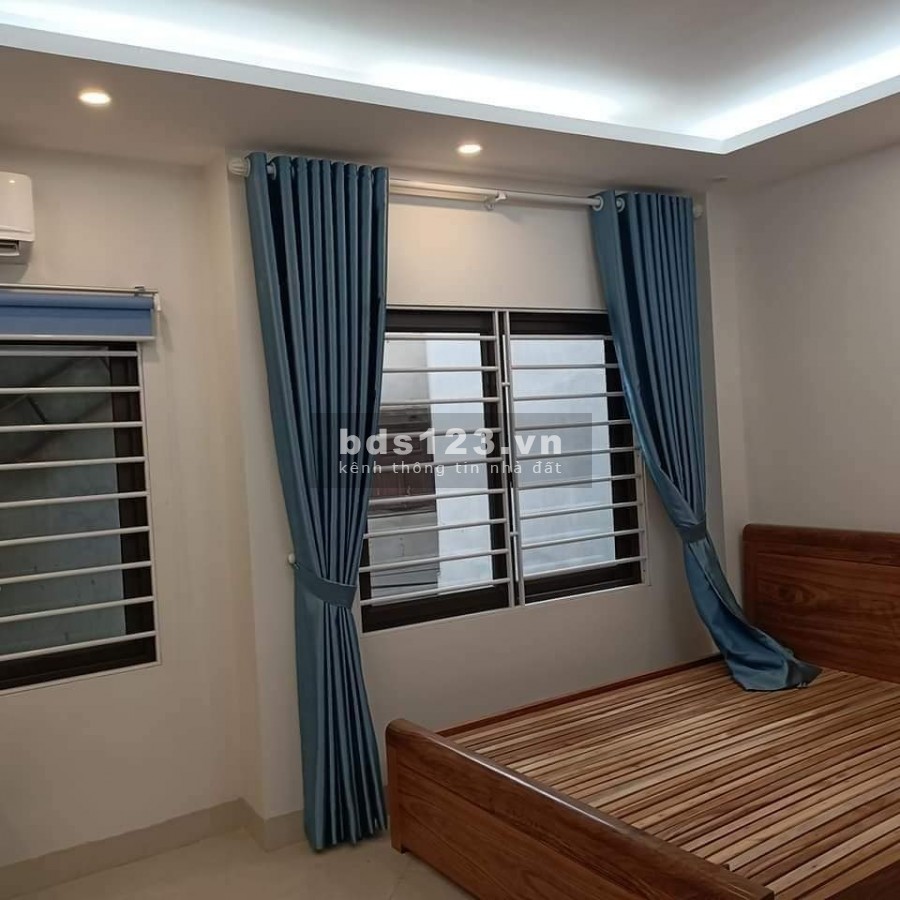 Bán nhà đường Cách mạng tháng 8 , 70m2, 5 tầng, giá chỉ 10 tỷ 500.