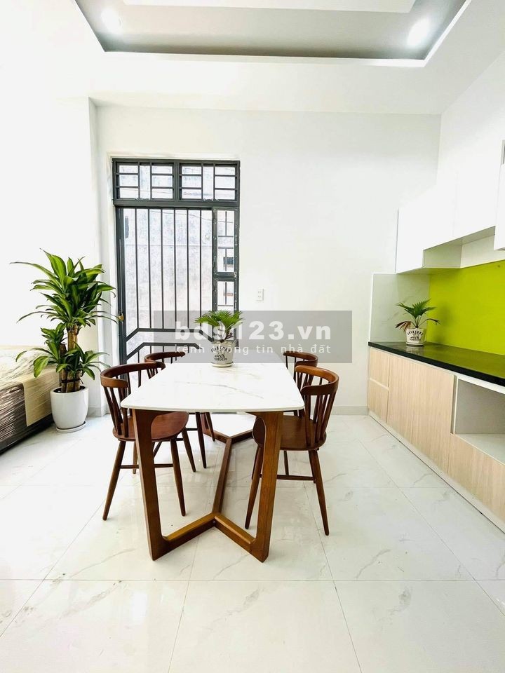 Bán nhà HXH Lạc Long Quân đậu trước nhà, Tân Bình chỉ 100tr/m2