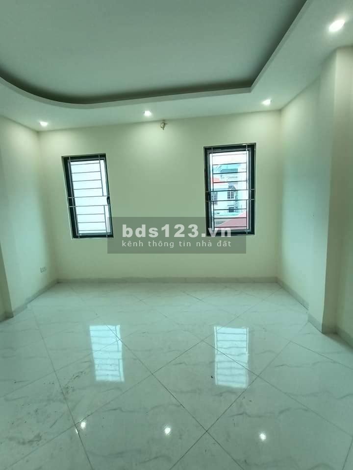 CHỦ NHÀ CẦN BÁN GẤP! NHÀ HOÀNG MAI 5 TẦNG 5 PN DT 47M2 MẶT TIỀN 8.6M GIÁ 3.15 TỶ