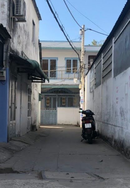 Bán nhà hẻm giá rẻ đường Lê văn khương, quận 12