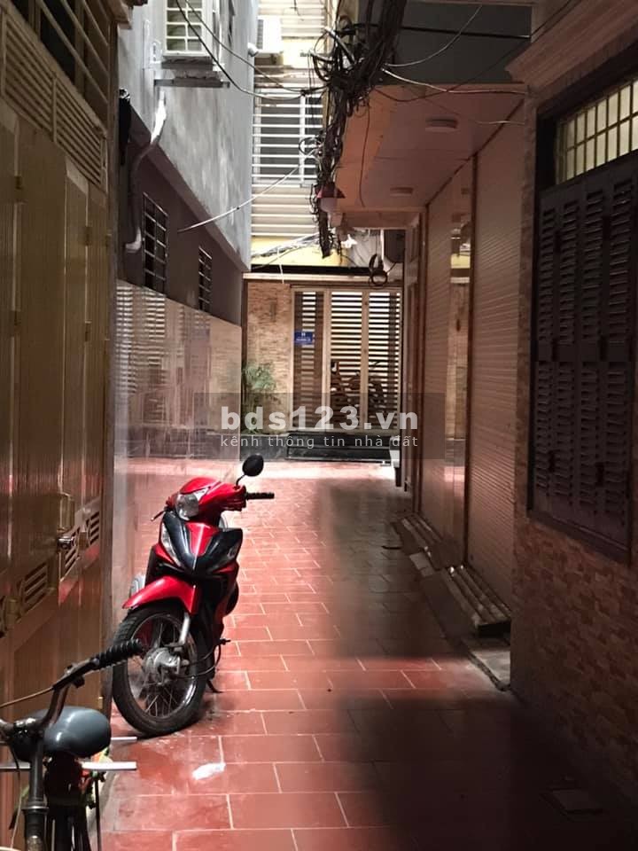 Nhà bán phân lô Cầu Giấy Quận, DT 40m, Nhỉnh 4 tỷ.