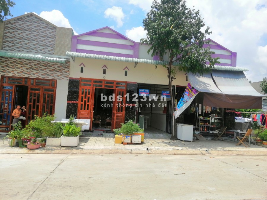VỢ CHỒNG TÔI BÁN GẤP 300M2 THỔ CƯ GẦN ĐẠI HỌC VIỆT ĐỨC THÔNG MỸ PHƯỚC TÂN VẠN