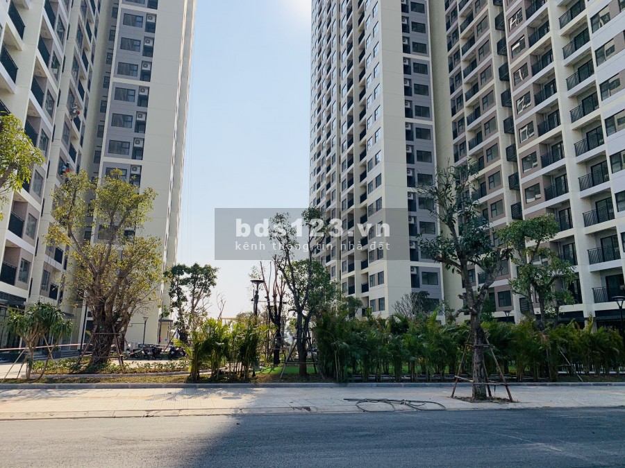 BQL cho thuê shophouse chân đế Vinhomes Smart City giá từ 400 nghìn/m2/tháng.
