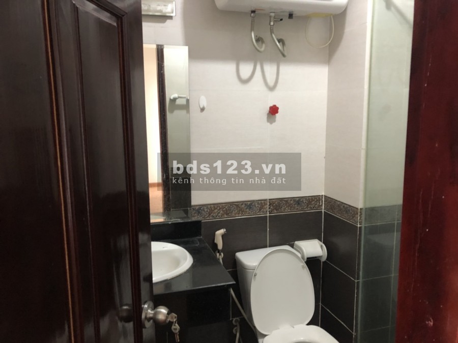 Cho thuê chung cư Chợ Mơ Bạch Mai 3 ngủ cơ bản 11 triệu. Lh 0377983070