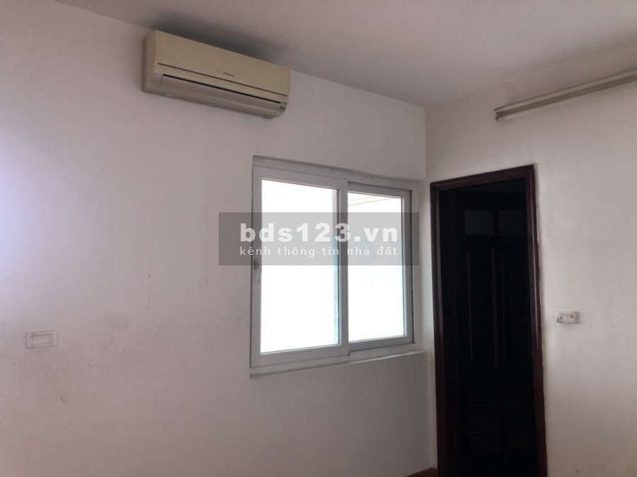 Cho thuê chung cư Chợ Mơ Bạch Mai 3 ngủ cơ bản 11 triệu. Lh 0377983070