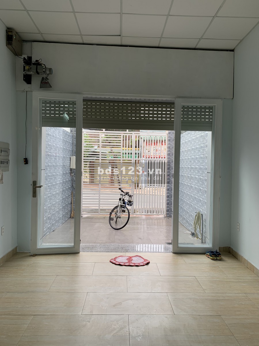[Q9] Cho thuê nhà NC 6 pn,7 toilet, có thang máy gần vincom, co.op Ngã tư Thủ Đức