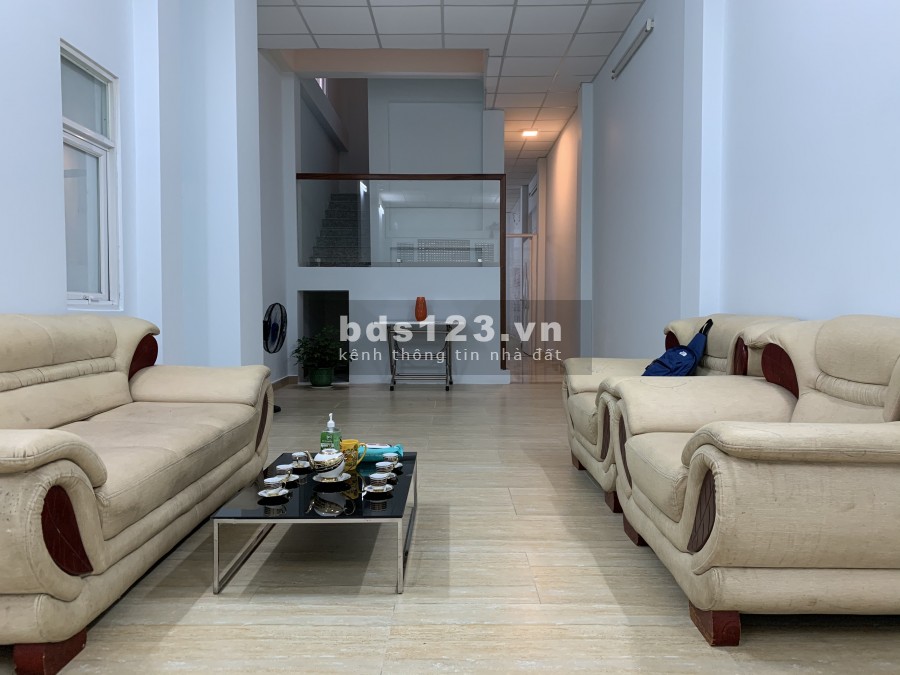 [Q9] Cho thuê nhà NC 6 pn,7 toilet, có thang máy gần vincom, co.op Ngã tư Thủ Đức