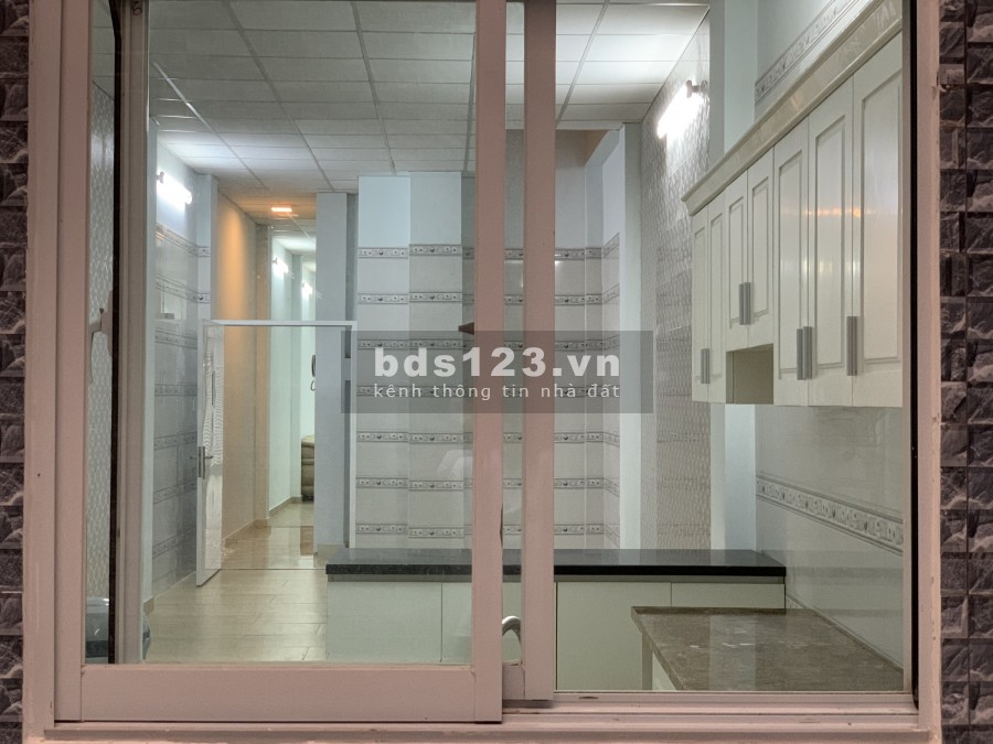 [Q9] Cho thuê nhà NC 6 pn,7 toilet, có thang máy gần vincom, co.op Ngã tư Thủ Đức