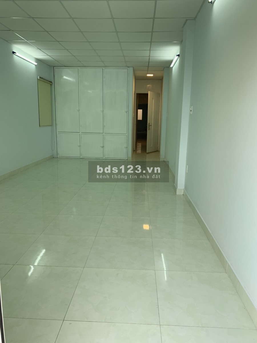 [Q9] Cho thuê nhà NC 6 pn,7 toilet, có thang máy gần vincom, co.op Ngã tư Thủ Đức