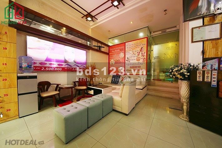 Cần cho thuê gấp Villa 3 lầu hầm, Khu đường Hoa, P2 Phú Nhuận. 8x18m.