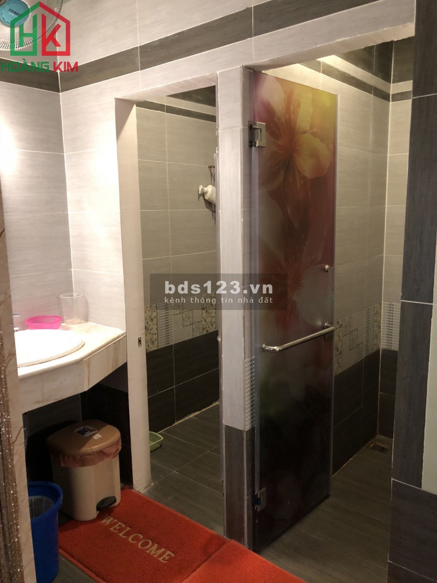 Cần cho thuê gấp Villa 3 lầu hầm, Khu đường Hoa, P2 Phú Nhuận. 8x18m.