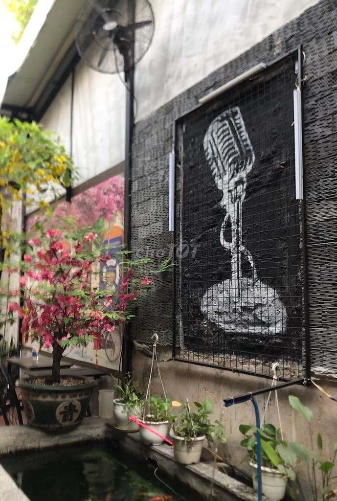 Sang quán ca phê mặt tiền Hồng Lạc, Tân Bình