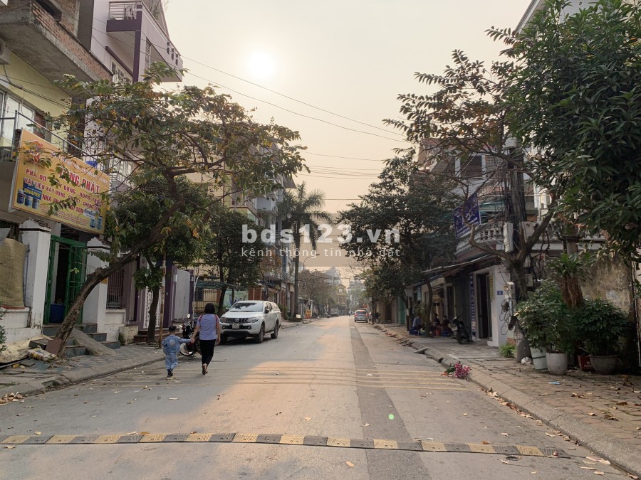 Bán nhà 4,5 tầng tại ngõ 64 Sài Đồng, kinh doanh, cho thuê mặt bằng được.