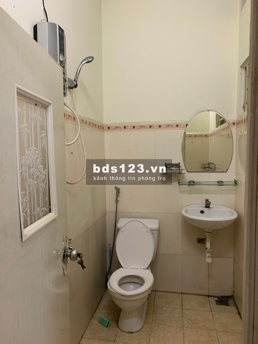 Cho thuê phòng 35 m2 có lối đi riêng