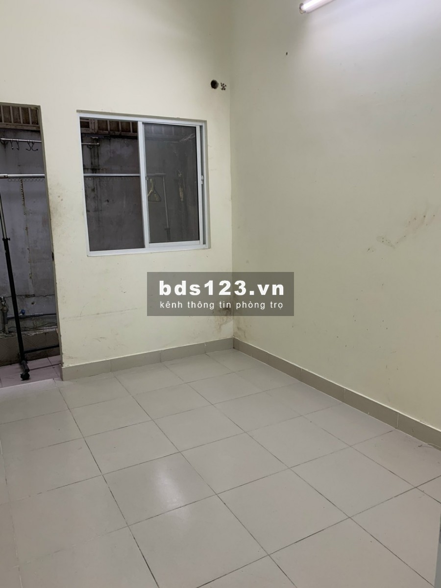 Cho thuê phòng 35 m2 có lối đi riêng