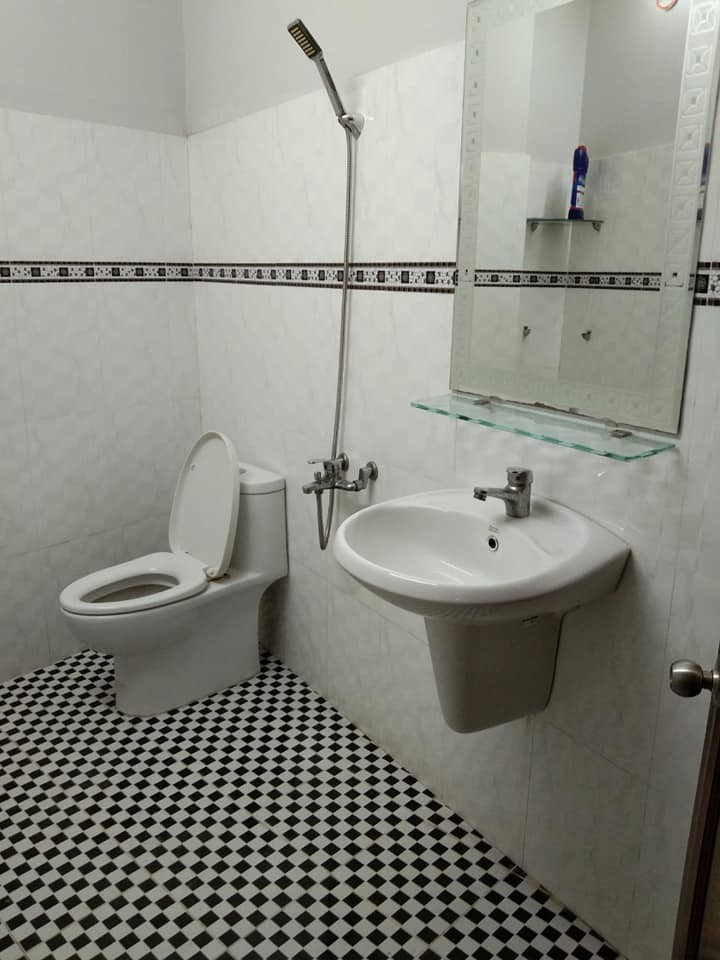 Bán nhà sát mặt tiên Trường Chinh 107m2 giá 10.5 tỷ HXH thông
