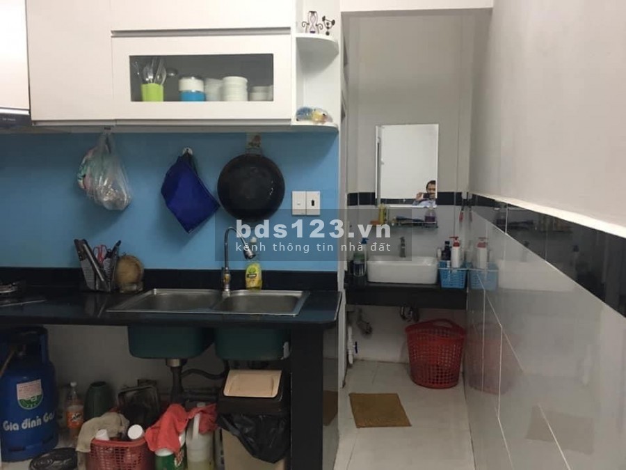 Bán nhà hẻm lớn, Cách MT đường Nguyễn Đình Chính - Q.Phú Nhuận 100m