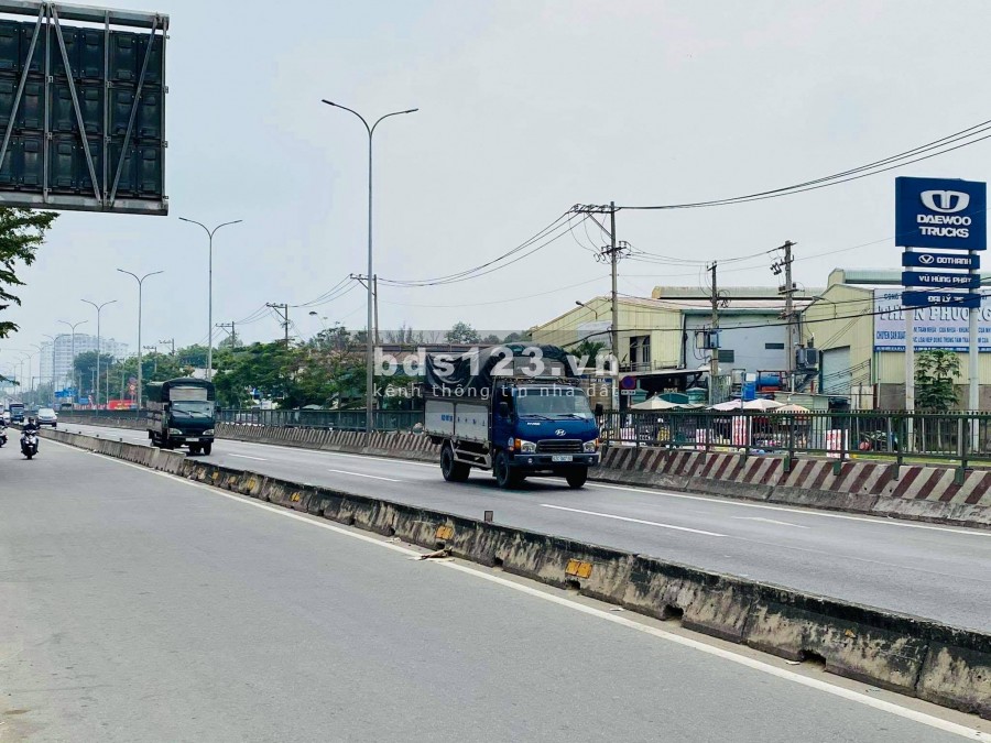 Cần bán đất “Mặt Tiền” đường Nguyễn Triệu Luật 3300m2 full thổ cư, giá đầu tư