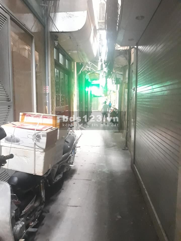 Nhà ngõ Tô Hoàng 2 mặt đường đi, 6 tầng ,6 phòng ngủ, giá 4.75 tỷ. 0903218848