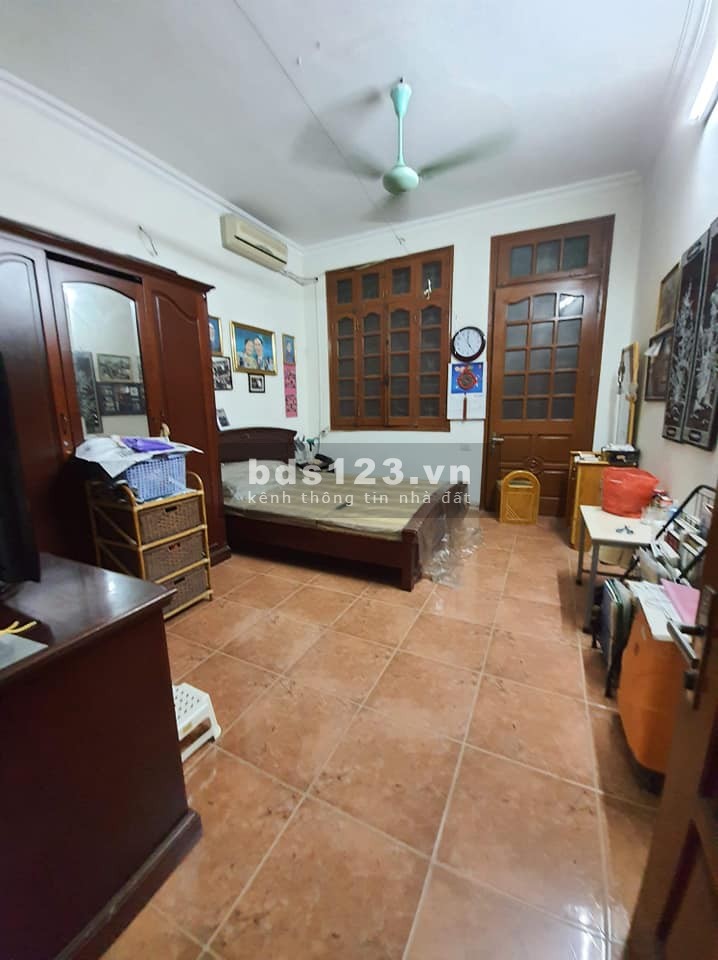 BÁN NHÀ TRUNG TÂM ĐỐNG ĐA GẦN MẶT PHỐ 20M RA ĐƯỜNG Ô TÔ TRÁNH THOÁNG TRƯỚC SAU GẦN BÃI GỬI Ô TÔ GIÁ 4.5 TỶ