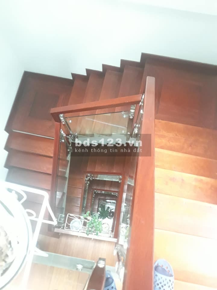 Nhà ngõ Tô Hoàng 2 mặt đường đi, 6 tầng ,6 phòng ngủ, giá 4.75 tỷ. 0903218848