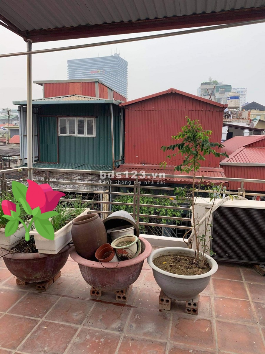Bán nhà vị trí kinh doanh, Phố Chợ Khâm Thiên, 32m2*4T, Gía 2,9 tỷ.