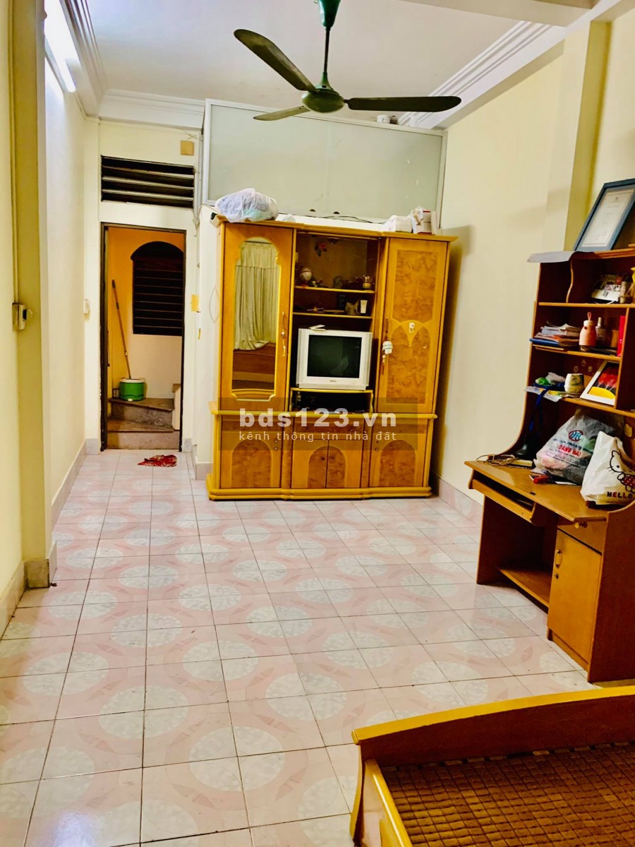 Bán nhà vị trí kinh doanh, Phố Chợ Khâm Thiên, 32m2*4T, Gía 2,9 tỷ.