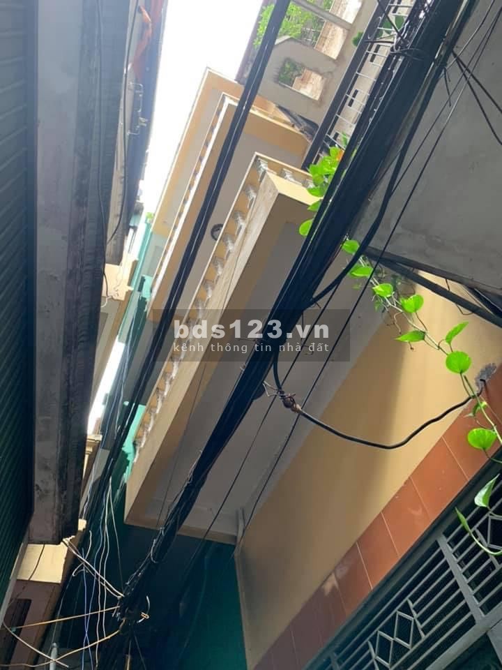 Bán nhà vị trí kinh doanh, Phố Chợ Khâm Thiên, 32m2*4T, Gía 2,9 tỷ.