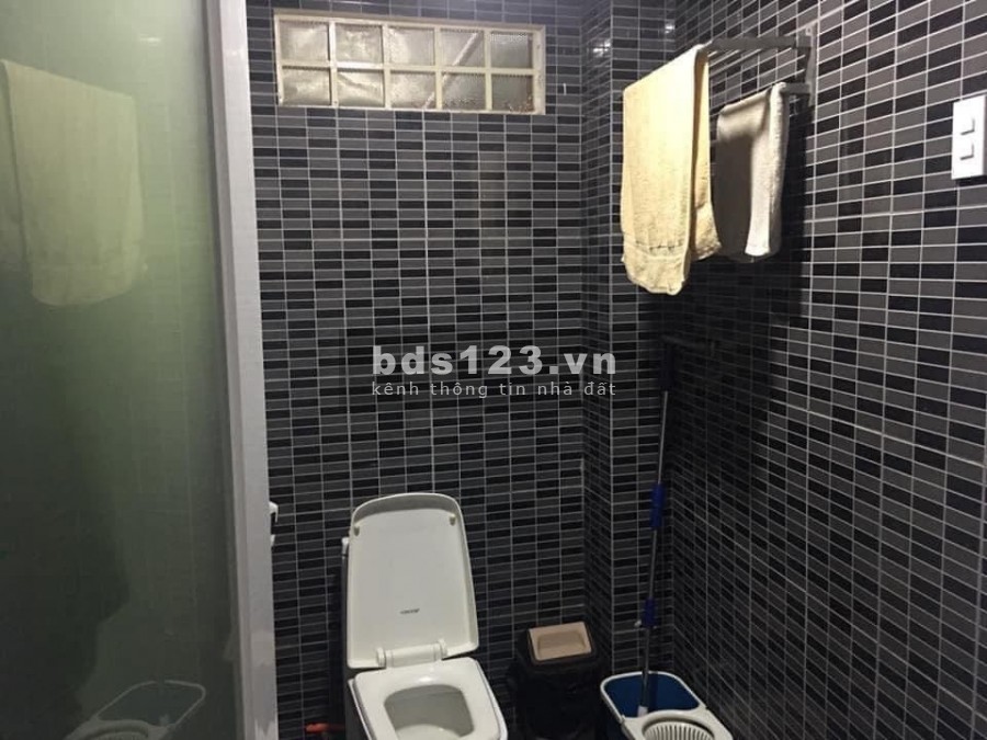 Bán nhà hẻm lớn, Cách MT đường Nguyễn Đình Chính - Q.Phú Nhuận 100m